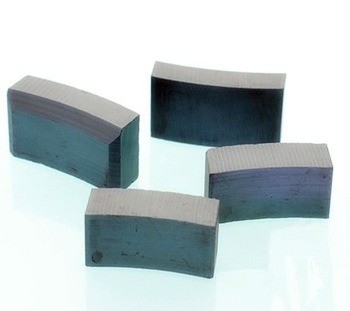 qualità  6Fe2O3 Ferrite Bar Magnets Charcoal Gray For Textile Machine Motor fabbrica