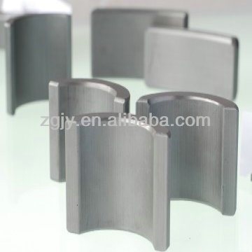 Magnete di ferrite ad alta coercibilità intrinseca con elevata resistenza magnetica e temperatura di funzionamento