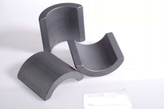 Magneti per motori a ferrite di precisione per statori per autoveicoli