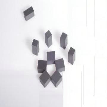 Magneti permanenti in ferrite neri che forniscono una remanenza da 0,3 a 0,45 Tesla Componenti magnetici per l'industria e l'automazione