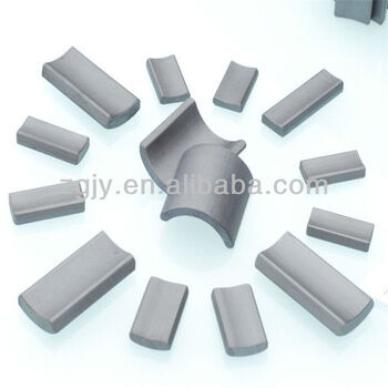 Magnete Permanente in Ferrite ad Alta Forza Magnetica Nero Tolleranza 005mm Componente Magnetico Durevole per Applicazioni Industriali