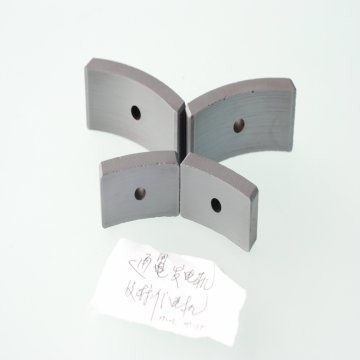 Magnete sinterizzato anisotropo generale su misura della ferrite della stalla per i generatori