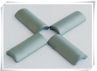 Magneti permanenti di ferrite ad alta resistenza per uso industriale