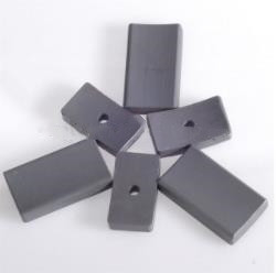 Su misura classifichi corrosione ISO9001 del generatore del blocchetto del magnete della ferrite 3 l'anti