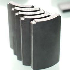 Segmento anisotropo su misura 3946 OE Hcb del arco a tutto sesto del magnete della ferrite