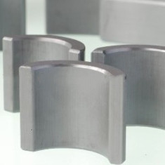 Magnete nero di segmento della ferrite 100CC dei magneti duri industriali del motorino di avviamento