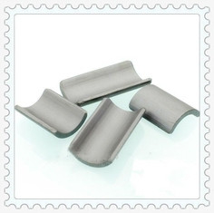 Magnete di segmento della ferrite dell'OEM per il tipo duro forma del motore di Seater dello strato dell'arco