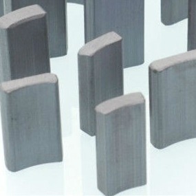 Lo strato industriale del blocchetto di segmento dell'OEM del magnete della ferrite di StarterSintered dell'automobile ha personalizzato