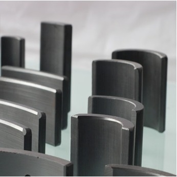 Forma ceramica del arco a tutto sesto di iso TS16949 del magnete della ferrite delle mattonelle del motore