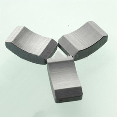 Magneti SrO 6Fe2O3 del motore del magnete della ferrite della pompa idraulica di Y33 Y35 forti